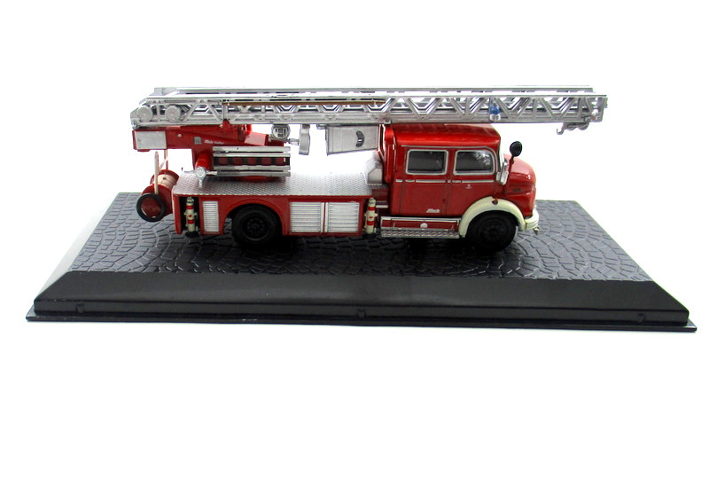 EPA 30M Metz sur Mercedes-Benz L1519 1/43 Neuf  Pompier  fire truck 